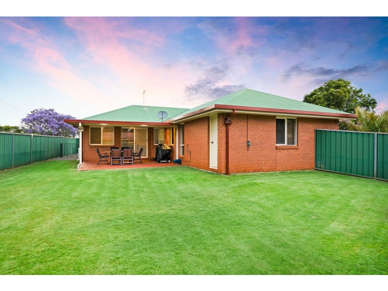 1 Malt Court, Kearneys Spring QLD 4350