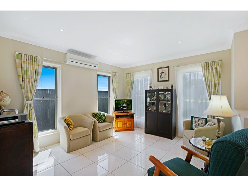 1/3 Fuschia Street, Middle Ridge QLD 4350