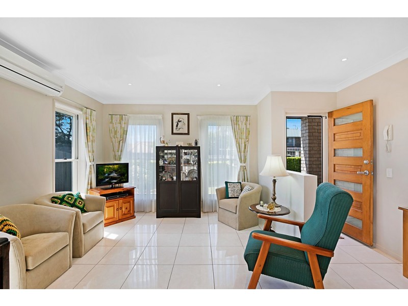 1/3 Fuschia Street, Middle Ridge QLD 4350