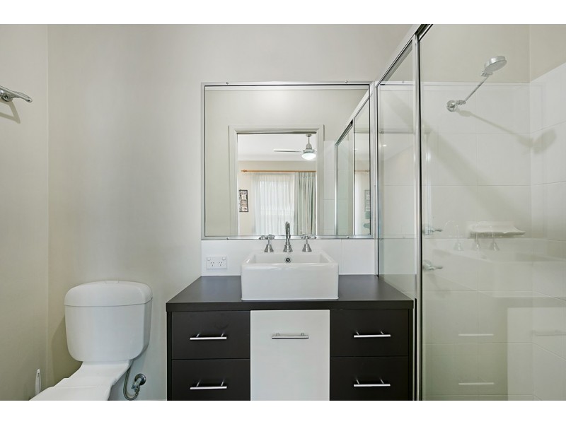 1/3 Fuschia Street, Middle Ridge QLD 4350