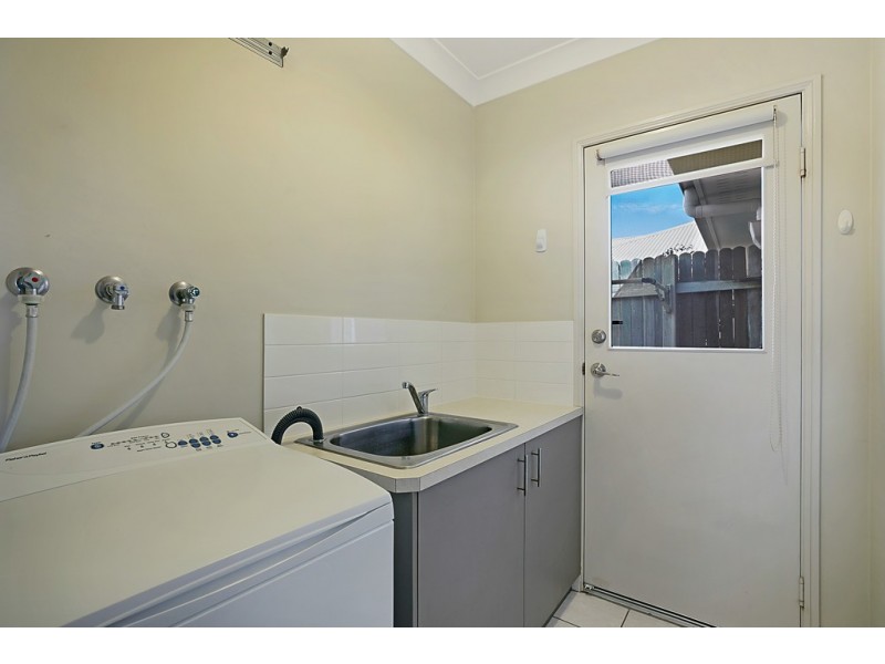 1/3 Fuschia Street, Middle Ridge QLD 4350