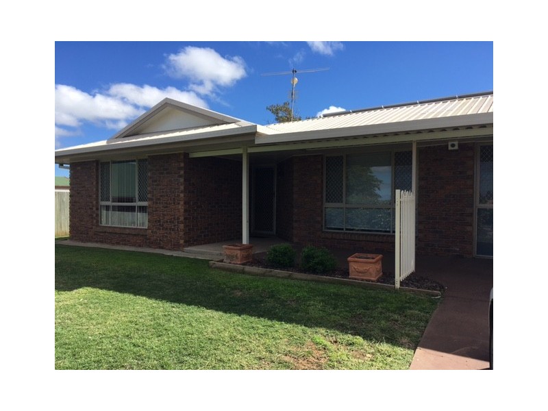 10 Belclaire Drive, Westbrook QLD 4350