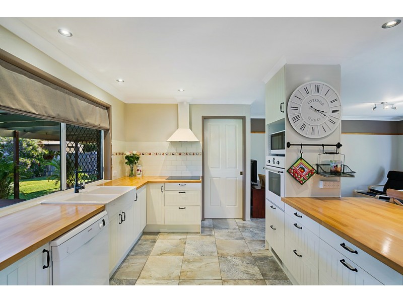 15 Belclaire Drive, Westbrook QLD 4350