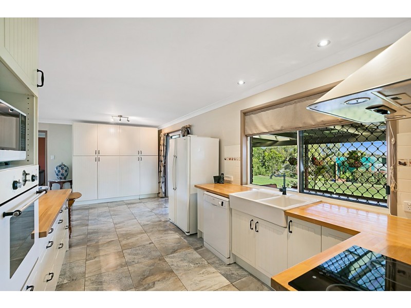 15 Belclaire Drive, Westbrook QLD 4350