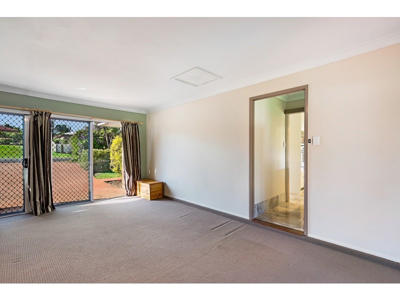 15 Belclaire Drive, Westbrook QLD 4350