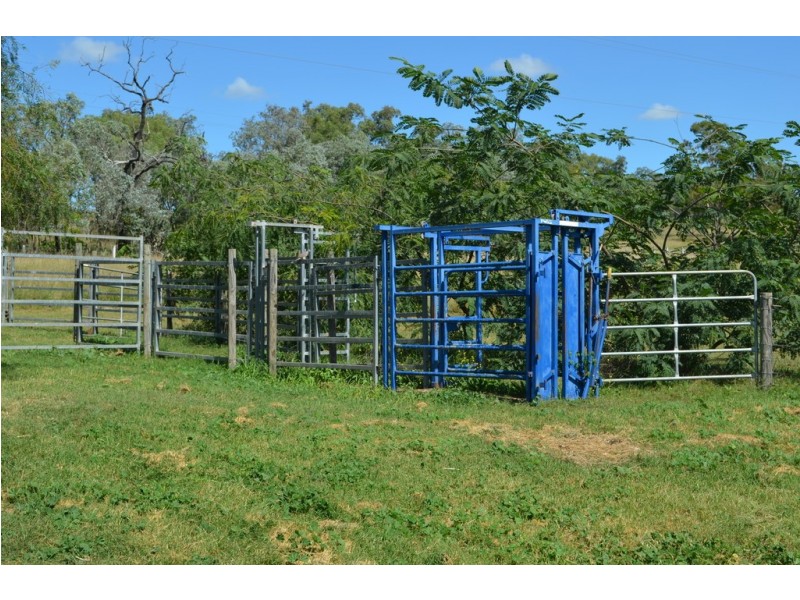 215 Hazelwood Road, Southbrook QLD 4363