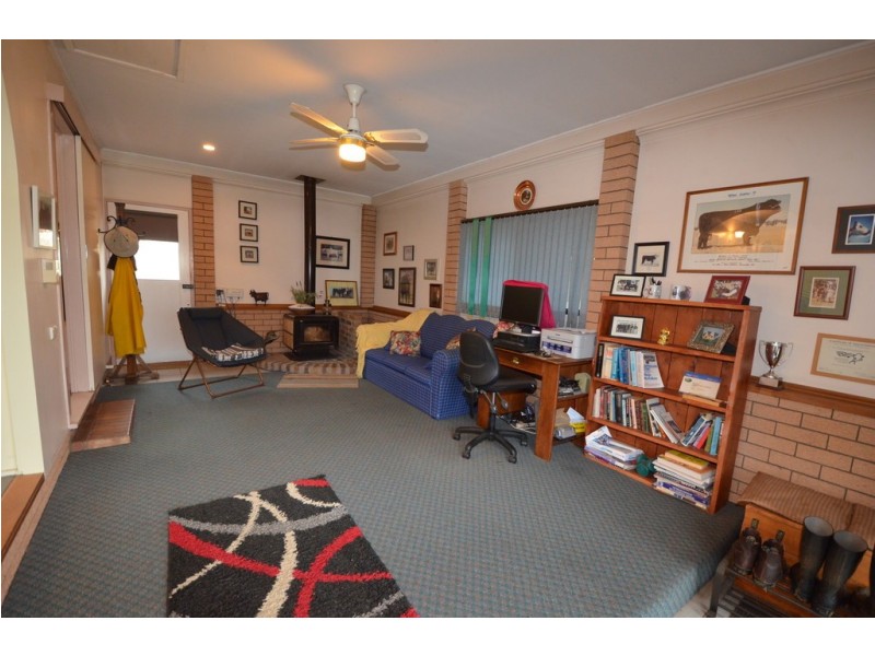 215 Hazelwood Road, Southbrook QLD 4363