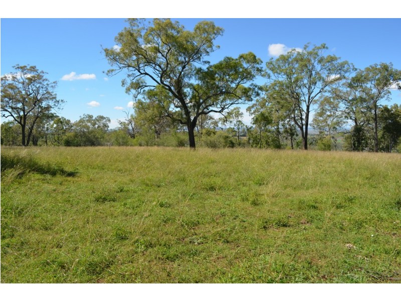 215 Hazelwood Road, Southbrook QLD 4363