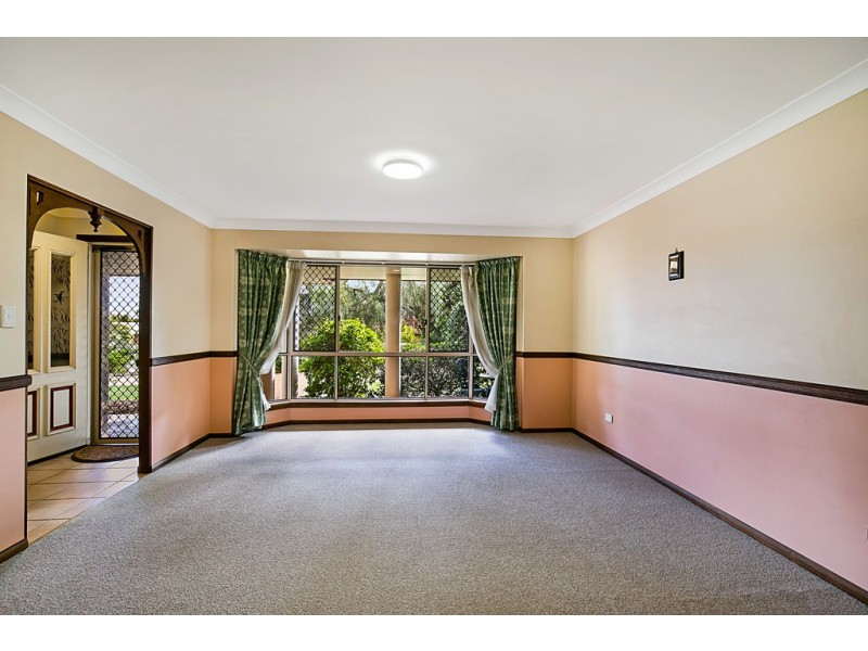 6 Pizzoni Road, Glenvale QLD 4350