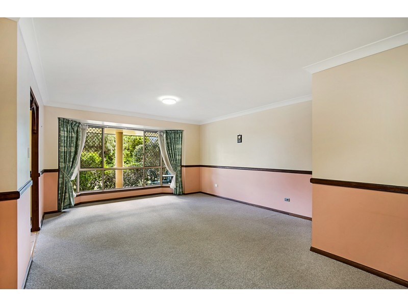 6 Pizzoni Road, Glenvale QLD 4350