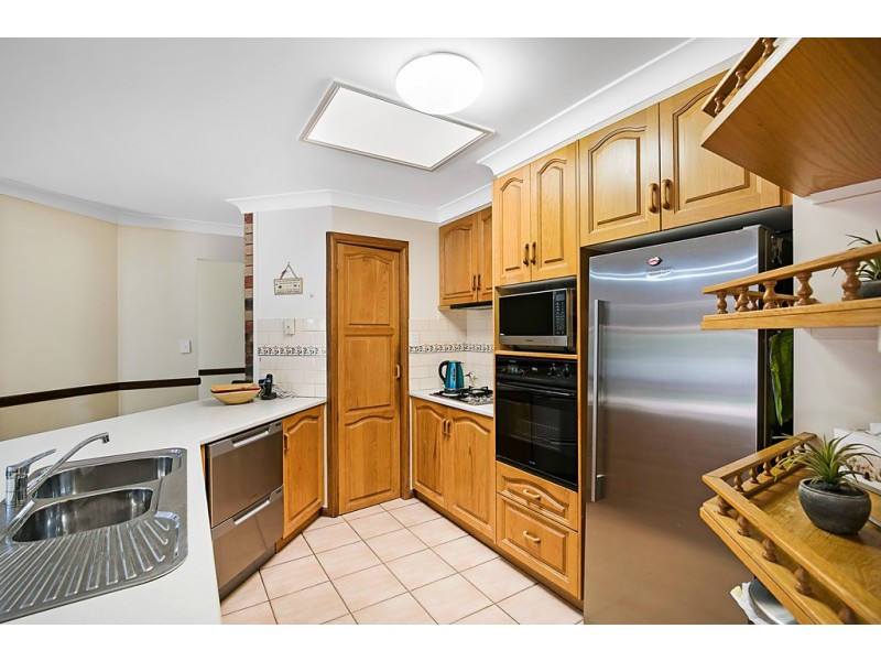 6 Pizzoni Road, Glenvale QLD 4350