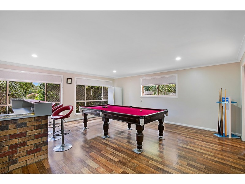 6 Pizzoni Road, Glenvale QLD 4350