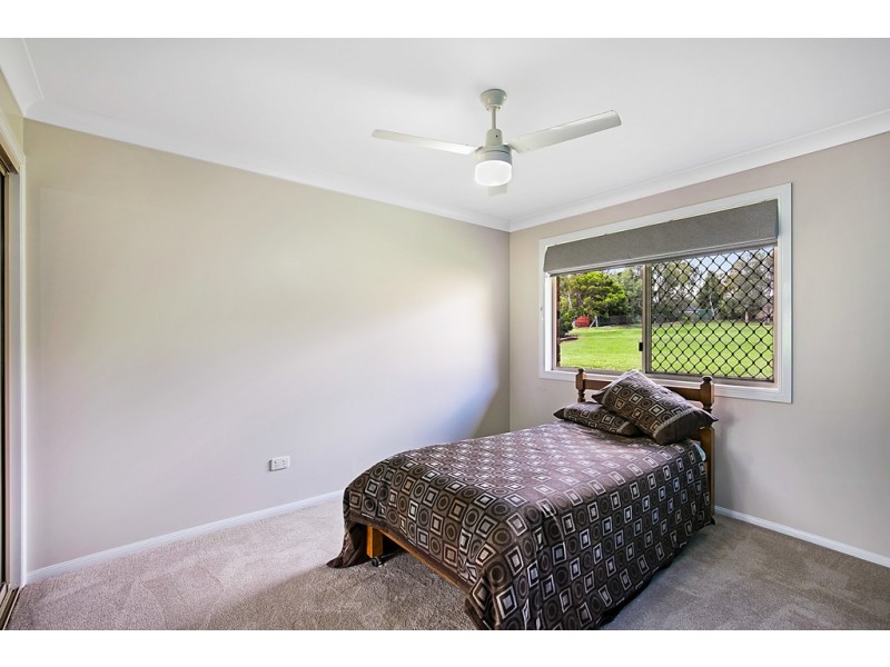 6 Pizzoni Road, Glenvale QLD 4350