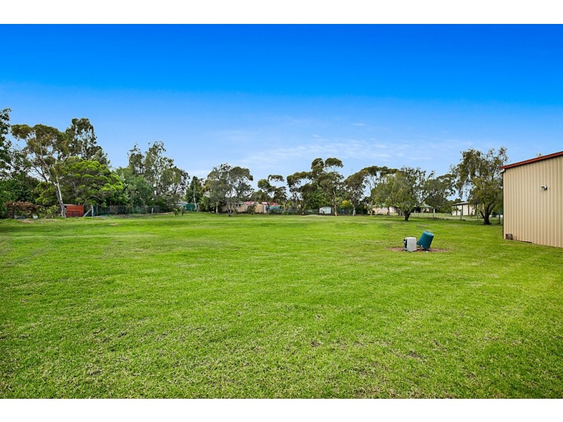 6 Pizzoni Road, Glenvale QLD 4350