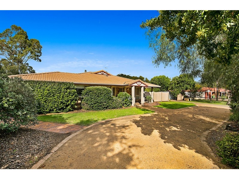 6 Pizzoni Road, Glenvale QLD 4350