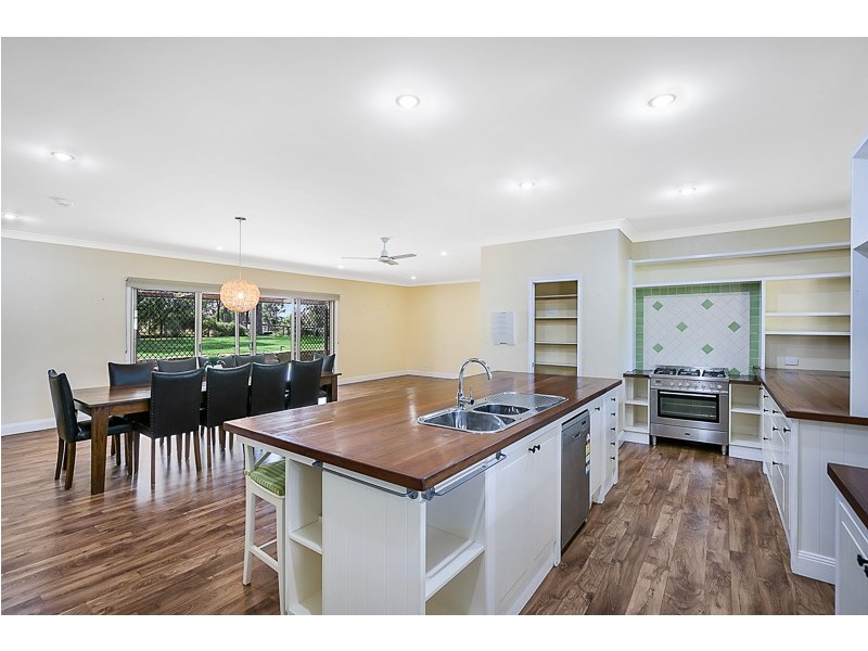 33 Rodeo Drive, Meringandan QLD 4352
