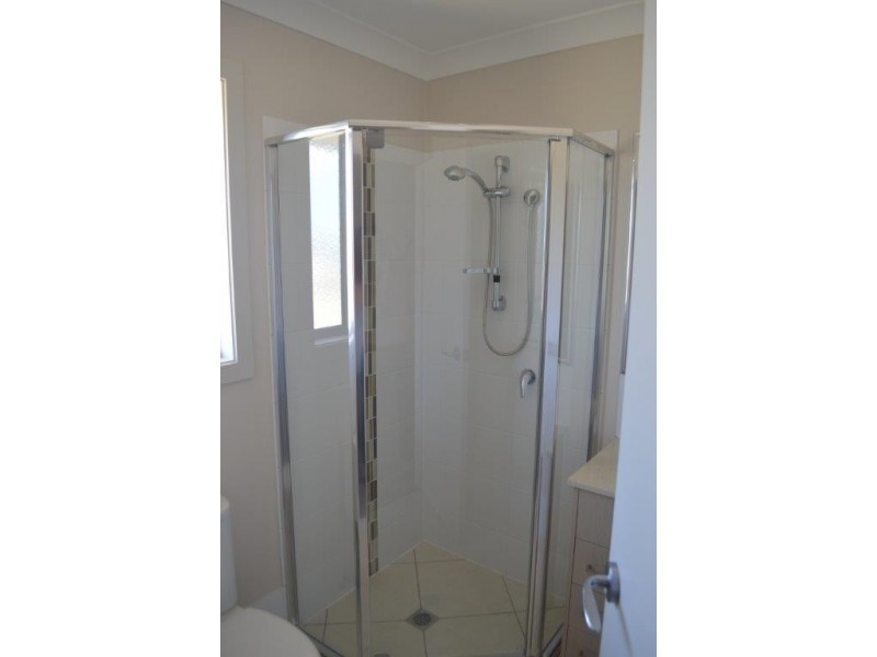 28 Carlin Street, Glenvale QLD 4350