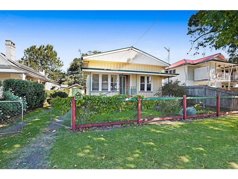 16a Wallace Street, Newtown QLD 4350