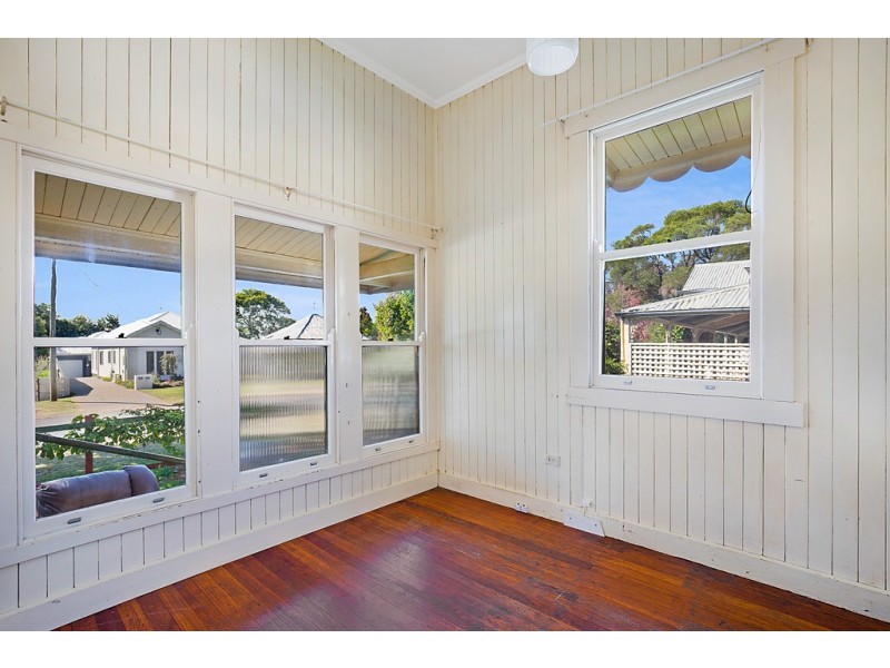 16a Wallace Street, Newtown QLD 4350