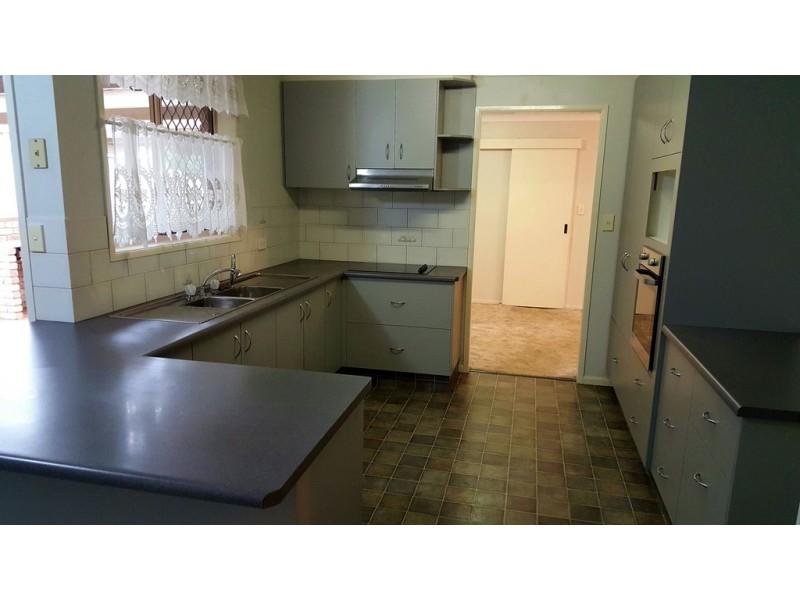 30 Matthews Street, Harristown QLD 4350