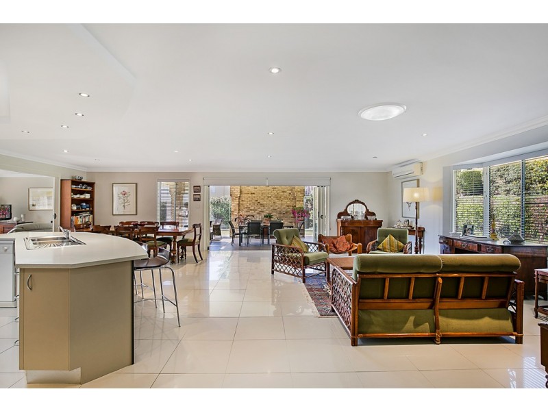 12 Windemere Terrace, Mount Lofty QLD 4350