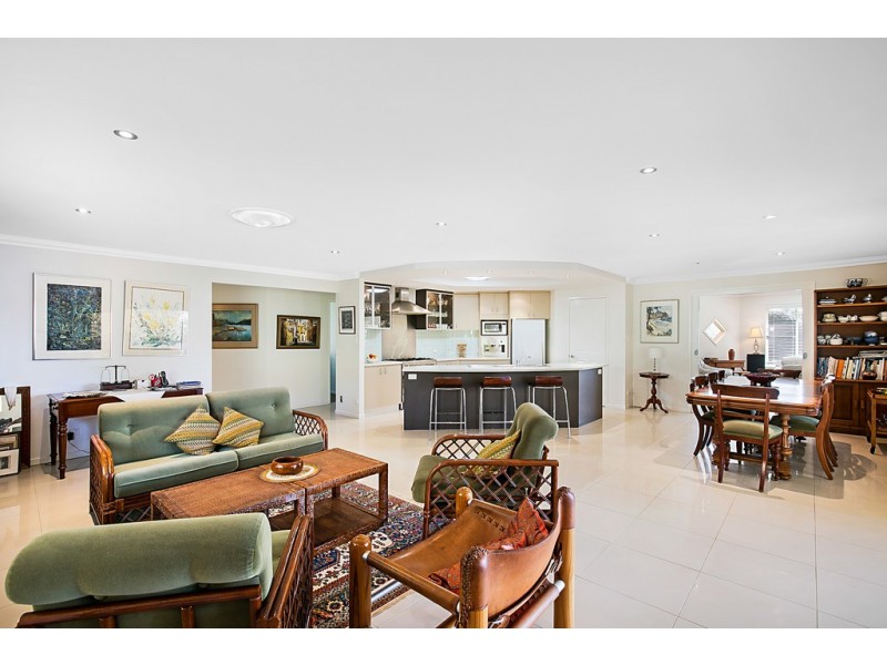 12 Windemere Terrace, Mount Lofty QLD 4350