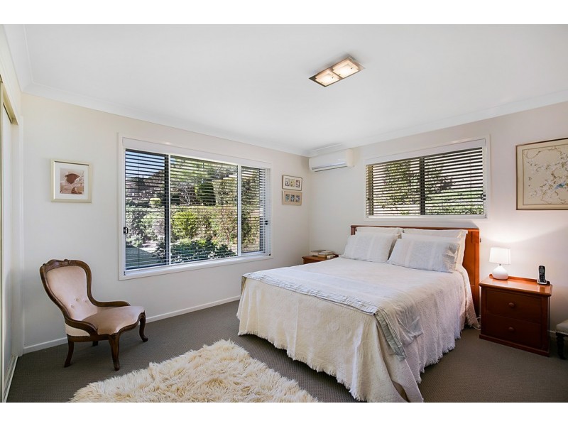 12 Windemere Terrace, Mount Lofty QLD 4350