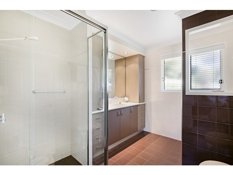 12 Windemere Terrace, Mount Lofty QLD 4350