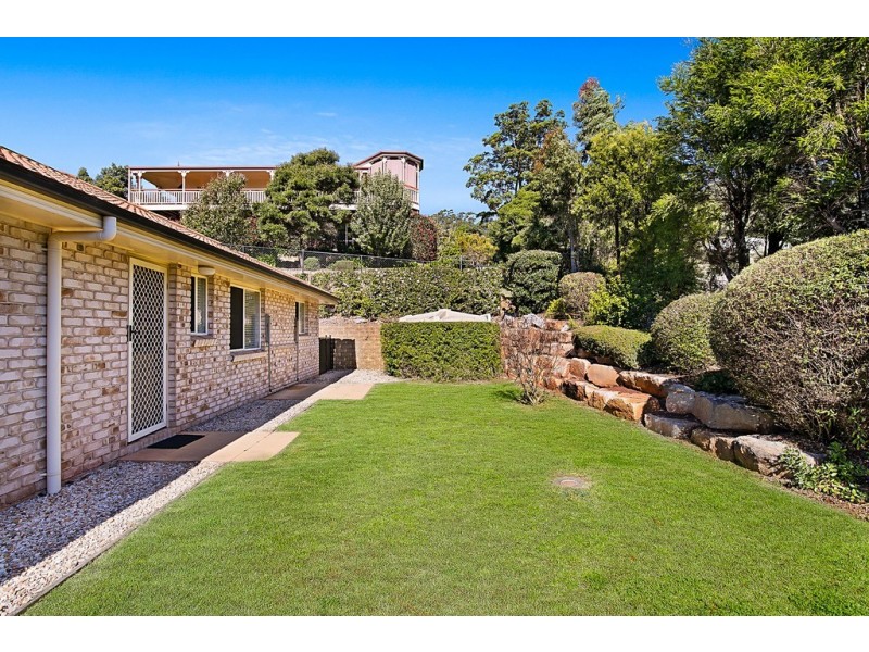 12 Windemere Terrace, Mount Lofty QLD 4350