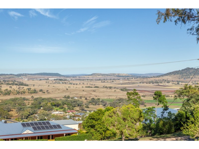 12 Koala Drive, Gowrie Junction QLD 4352