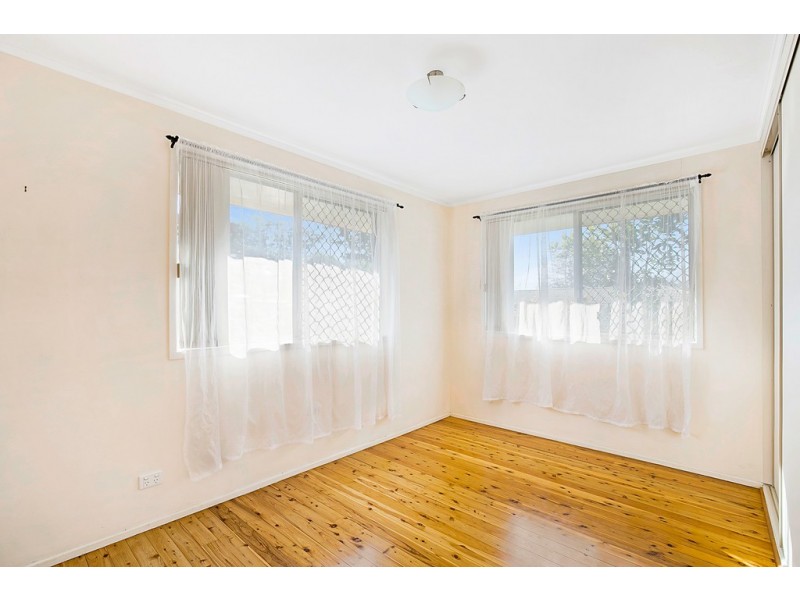 16 Raelyn Street, Centenary Heights QLD 4350