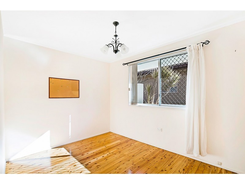 16 Raelyn Street, Centenary Heights QLD 4350