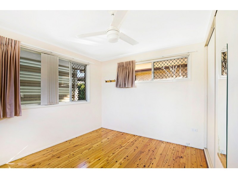 16 Raelyn Street, Centenary Heights QLD 4350