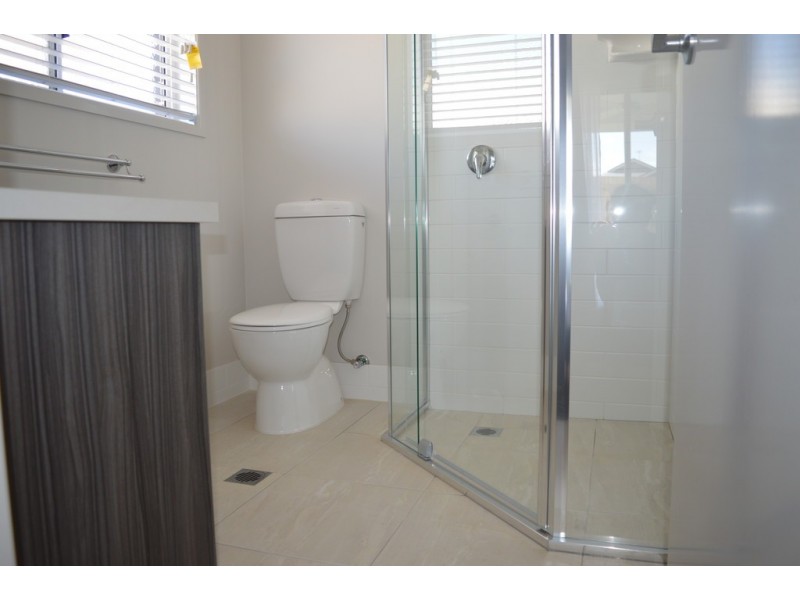 2/164 Main Street, Westbrook QLD 4350 Floorplan