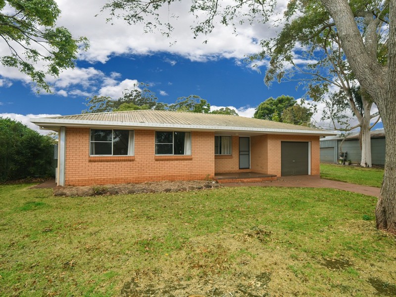 4 Kessler Street, Centenary Heights QLD 4350