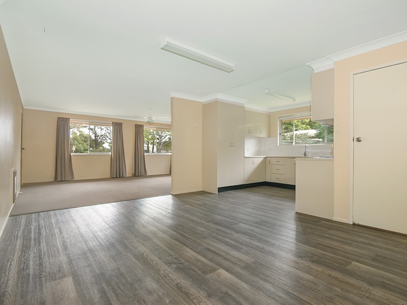 4 Kessler Street, Centenary Heights QLD 4350
