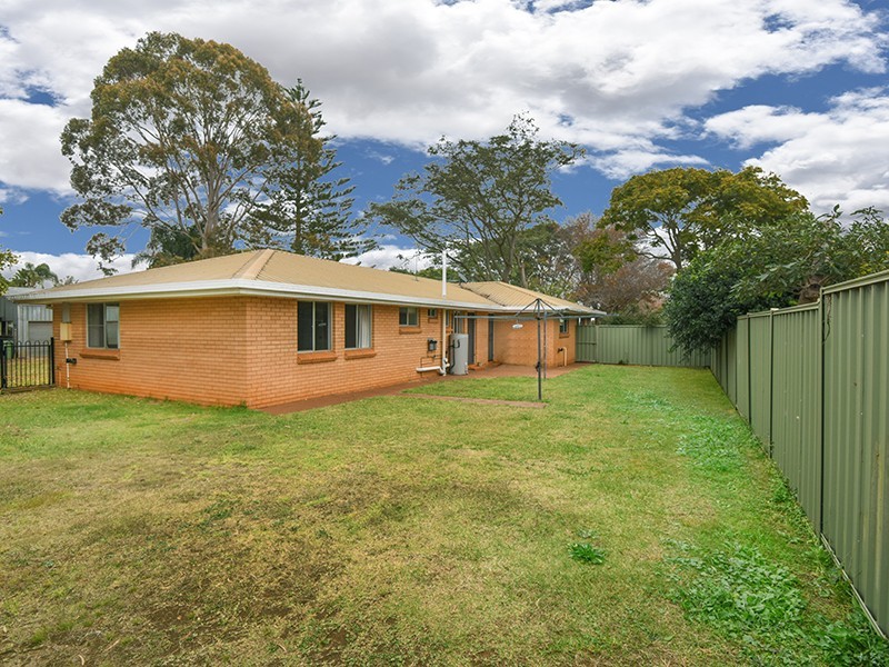 4 Kessler Street, Centenary Heights QLD 4350