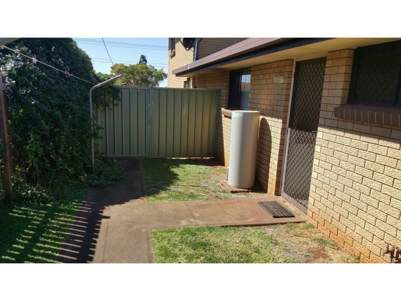 2/20 Lavena Drive, Darling Heights QLD 4350