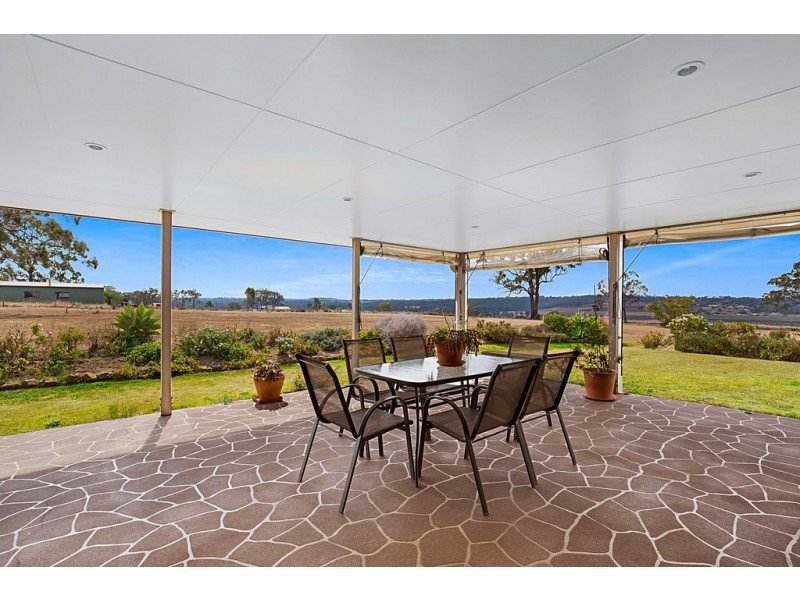 20 Peters Road, Meringandan West QLD 4352