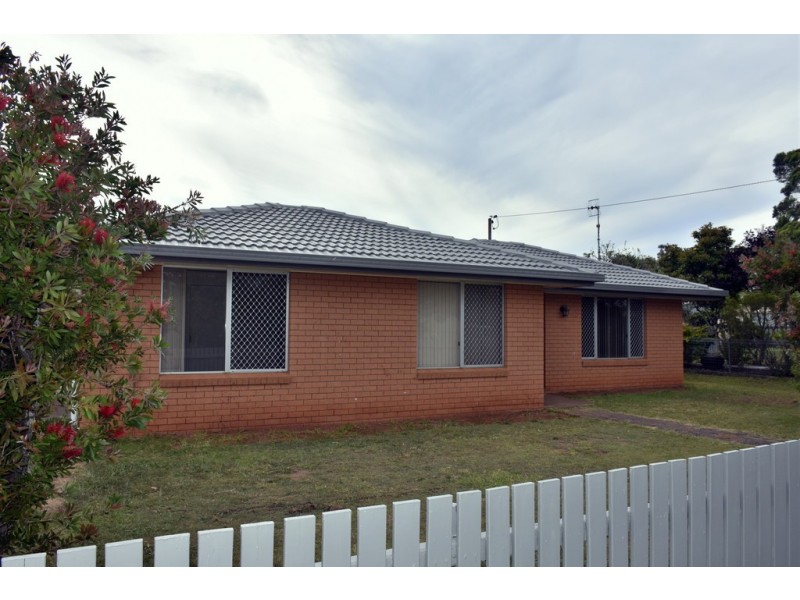 11 Grace Street, Crows Nest QLD 4355