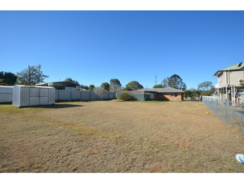 11 Grace Street, Crows Nest QLD 4355