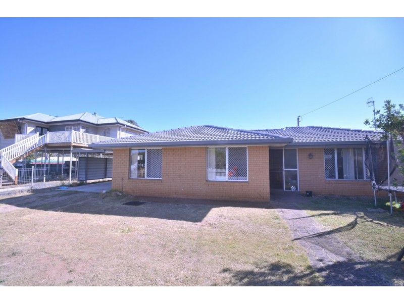 11 Grace Street, Crows Nest QLD 4355