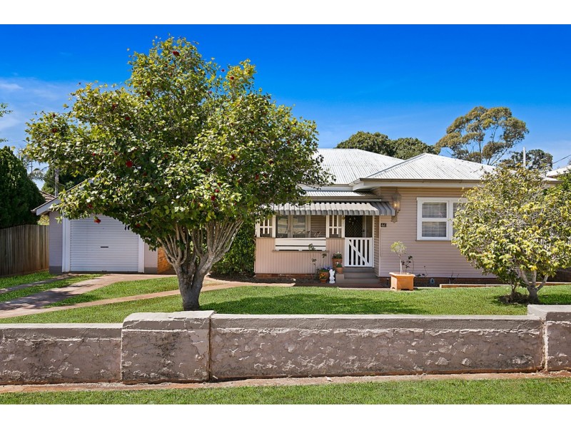 46 Ramsay Street, Centenary Heights QLD 4350