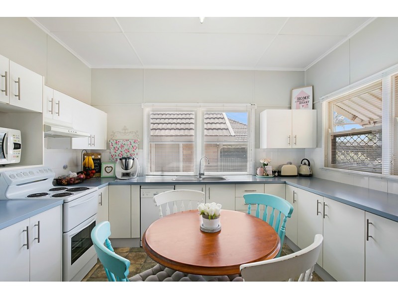 46 Ramsay Street, Centenary Heights QLD 4350