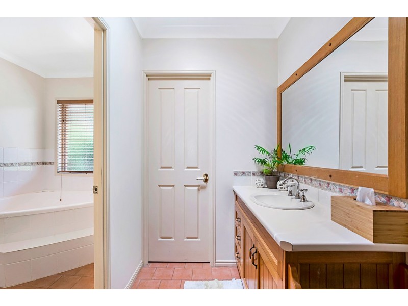 10 Grayson Court, Hodgson Vale QLD 4352