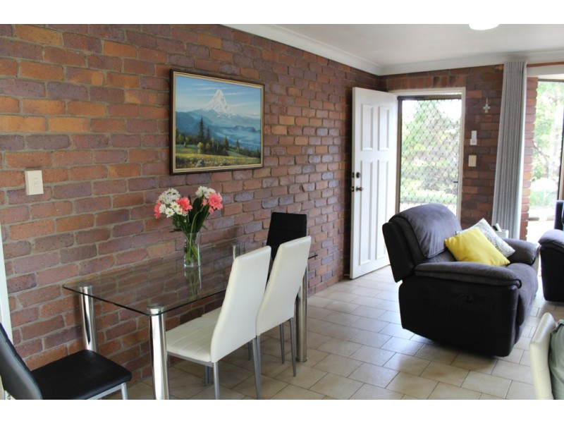 2/11 Rachel Street, Kearneys Spring QLD 4350