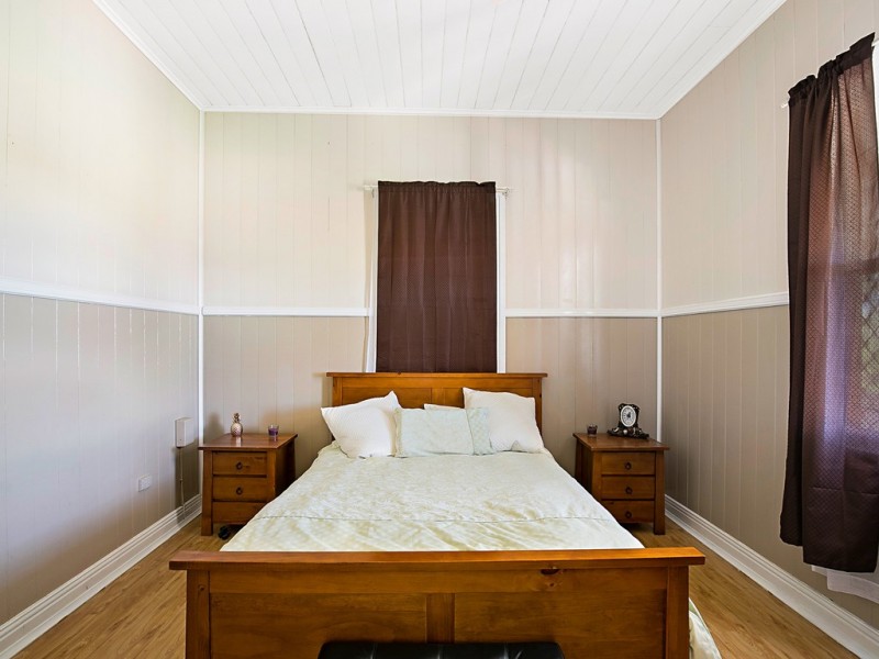 6 FAIRFAX STREET, Cambooya QLD 4358