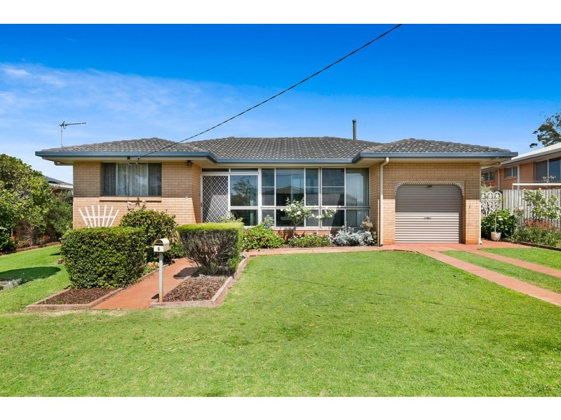 5 Raelyn Street, Centenary Heights QLD 4350