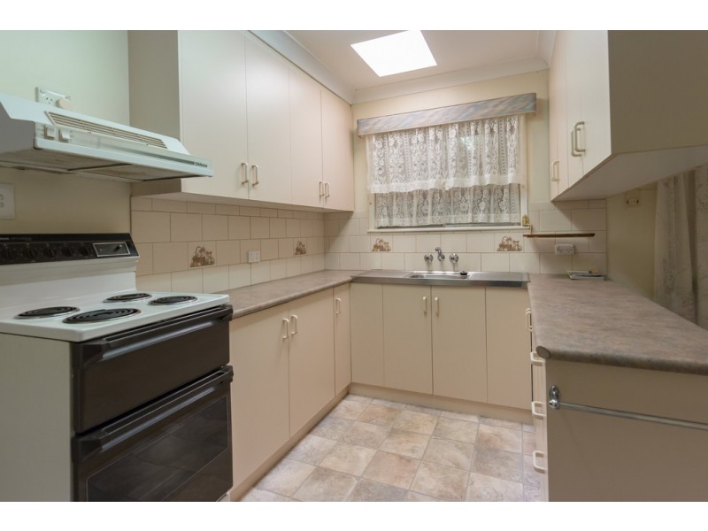 5 Raelyn Street, Centenary Heights QLD 4350