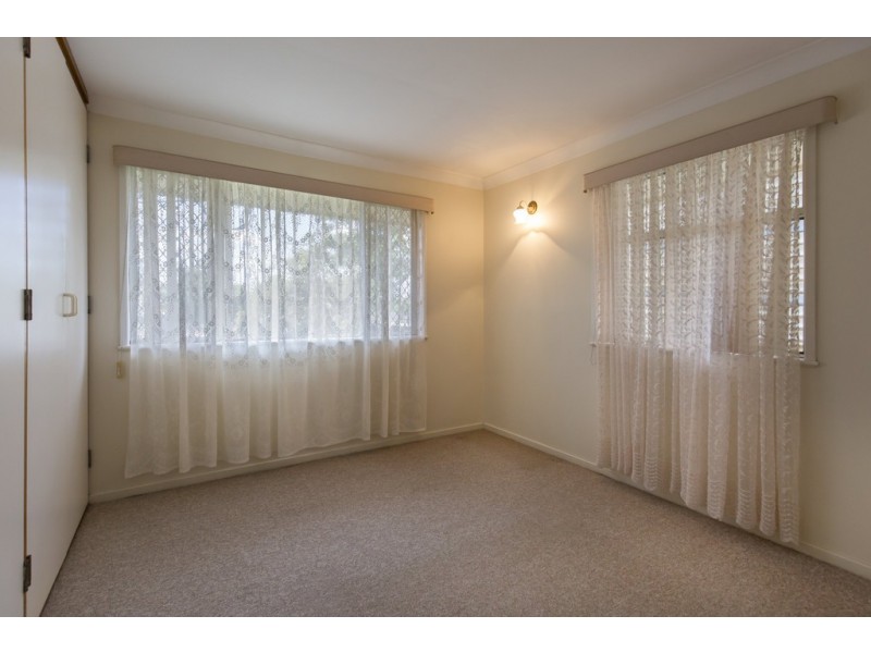 5 Raelyn Street, Centenary Heights QLD 4350